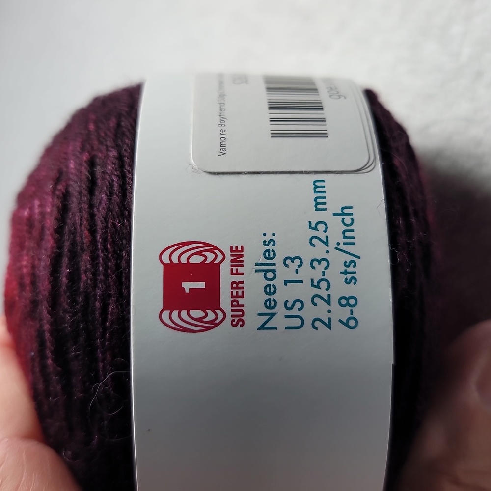 Knit Circus "Vampire Boyfriend" Gradient Red and Purple Yarn - Picture 5 of 7